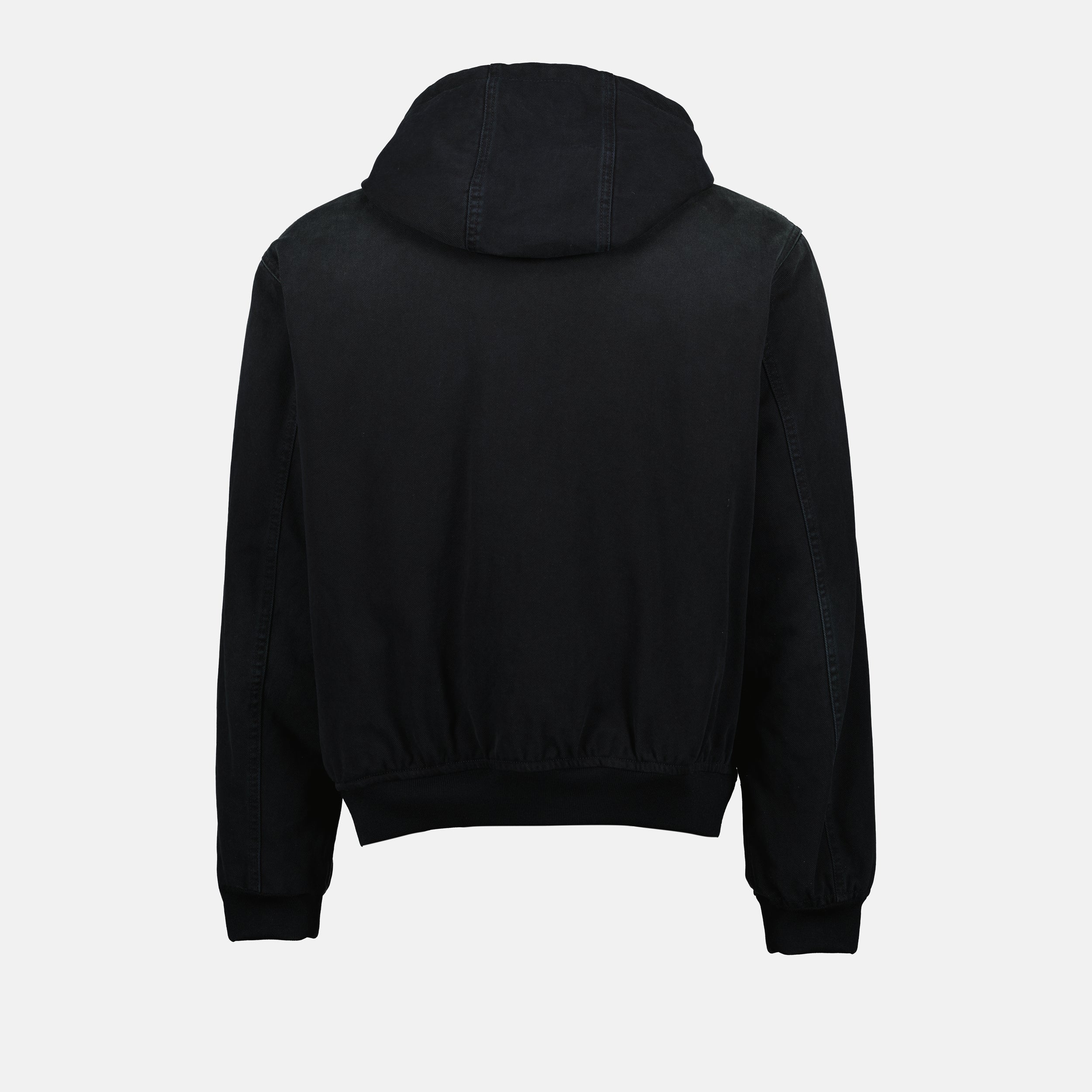 プラダの男性用ブラックフードジャケットの画像 - 2025年春夏シーズン - 詳細ビュー2