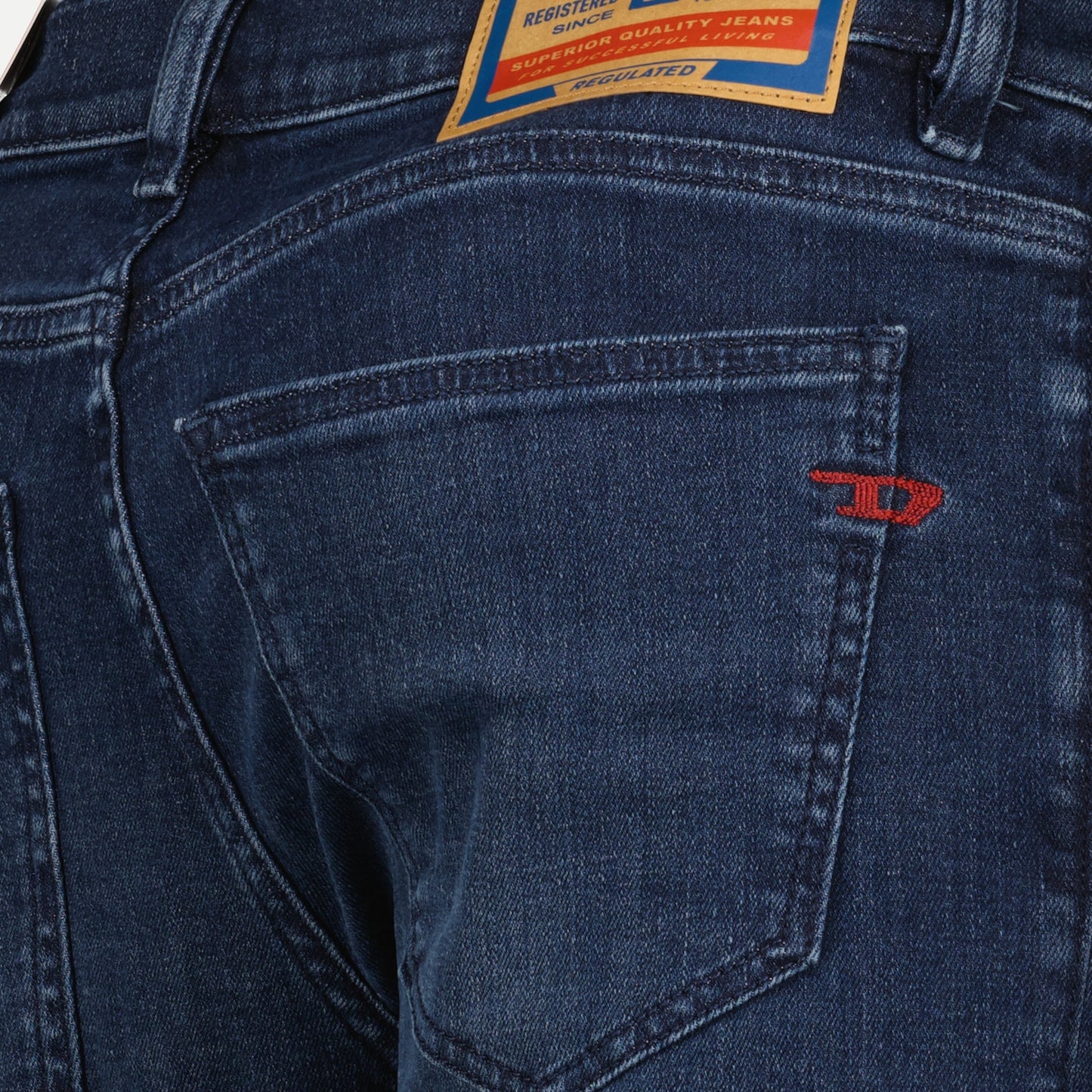 slim fit jeans, denim jeans, blue jeans, button closure jeans, embroidered pocket jeans