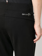 Bild von schwarzen technischen Stoffhosen von Moncler Grenoble für Herren - Saison Frühling-Sommer 2023 - Detailansicht 7