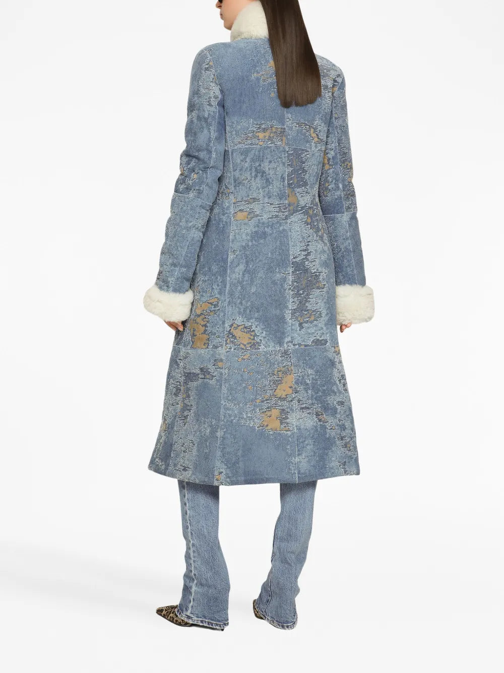 로고 플라크가 있는 부트컷 청바지