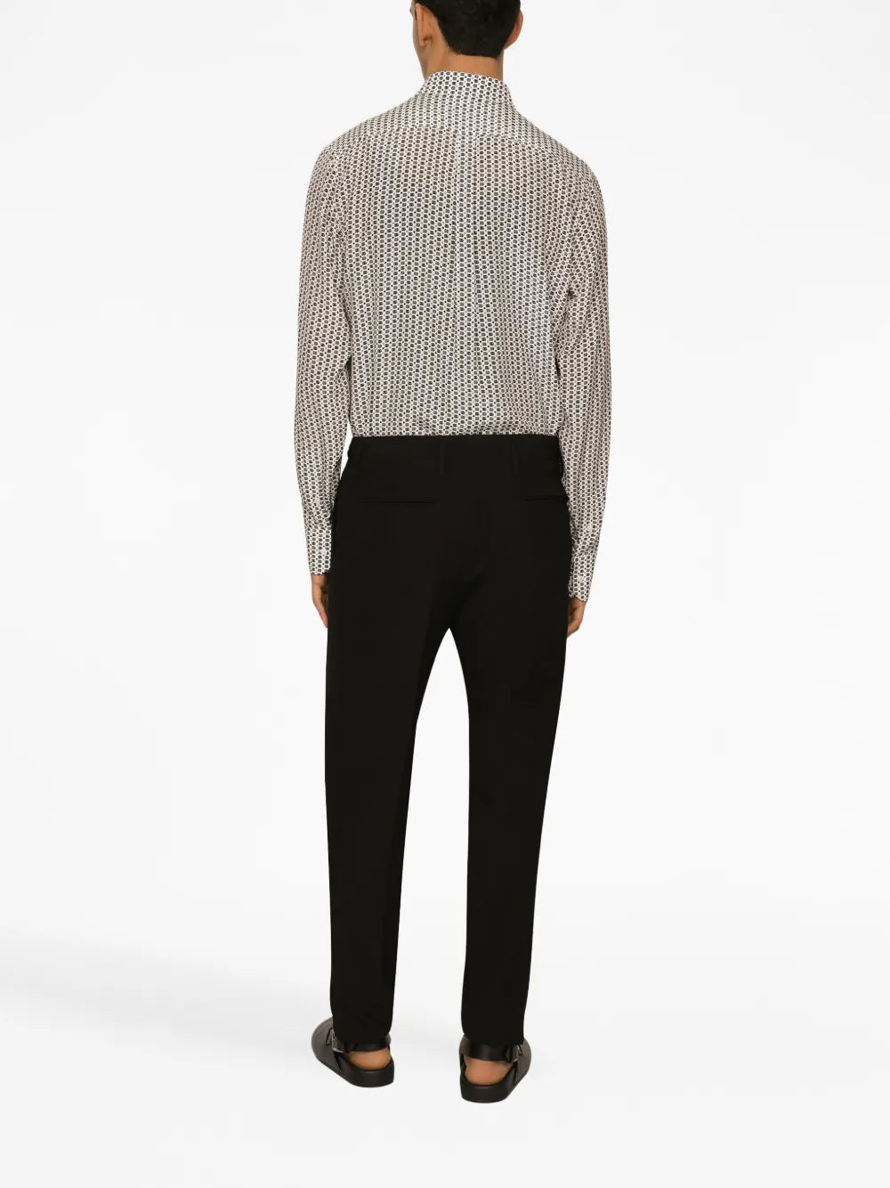 주름 장식 검정 바지