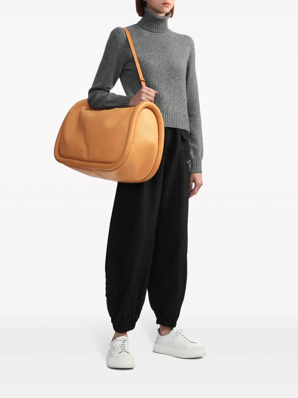 タートルネックセーター