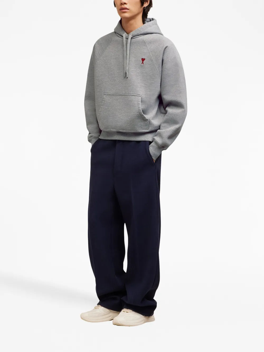 AMI Paris: Pull à capuche noir à logo Ami de cœur | France AMI Paris: Pull à capuche noir à logo Ami de cœur | France