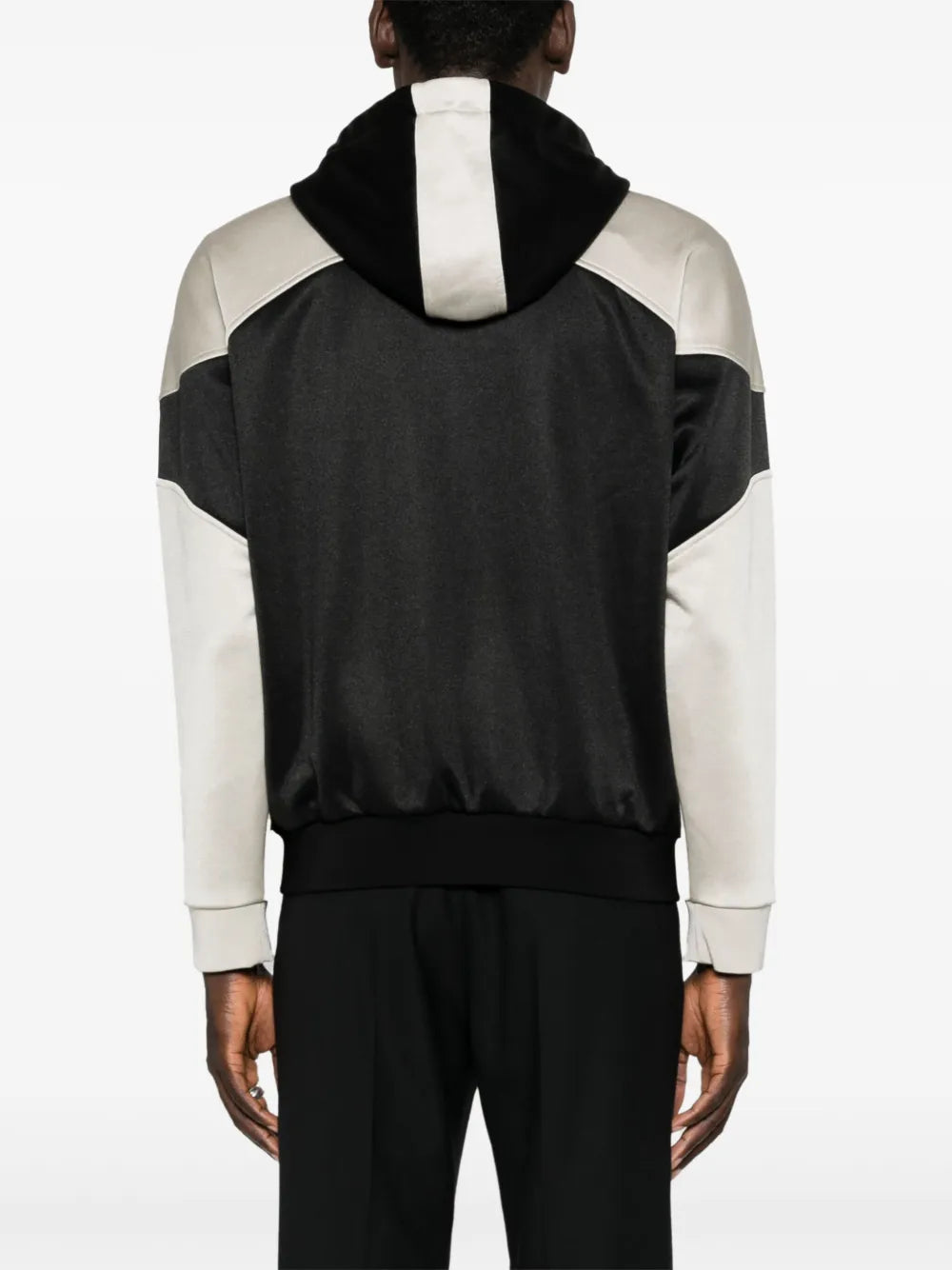 Imagem do sweatshirt com zíper bicolor da Saint Laurent para Homens - Coleção Outono-Inverno 2023 - Vista do Modelo 7