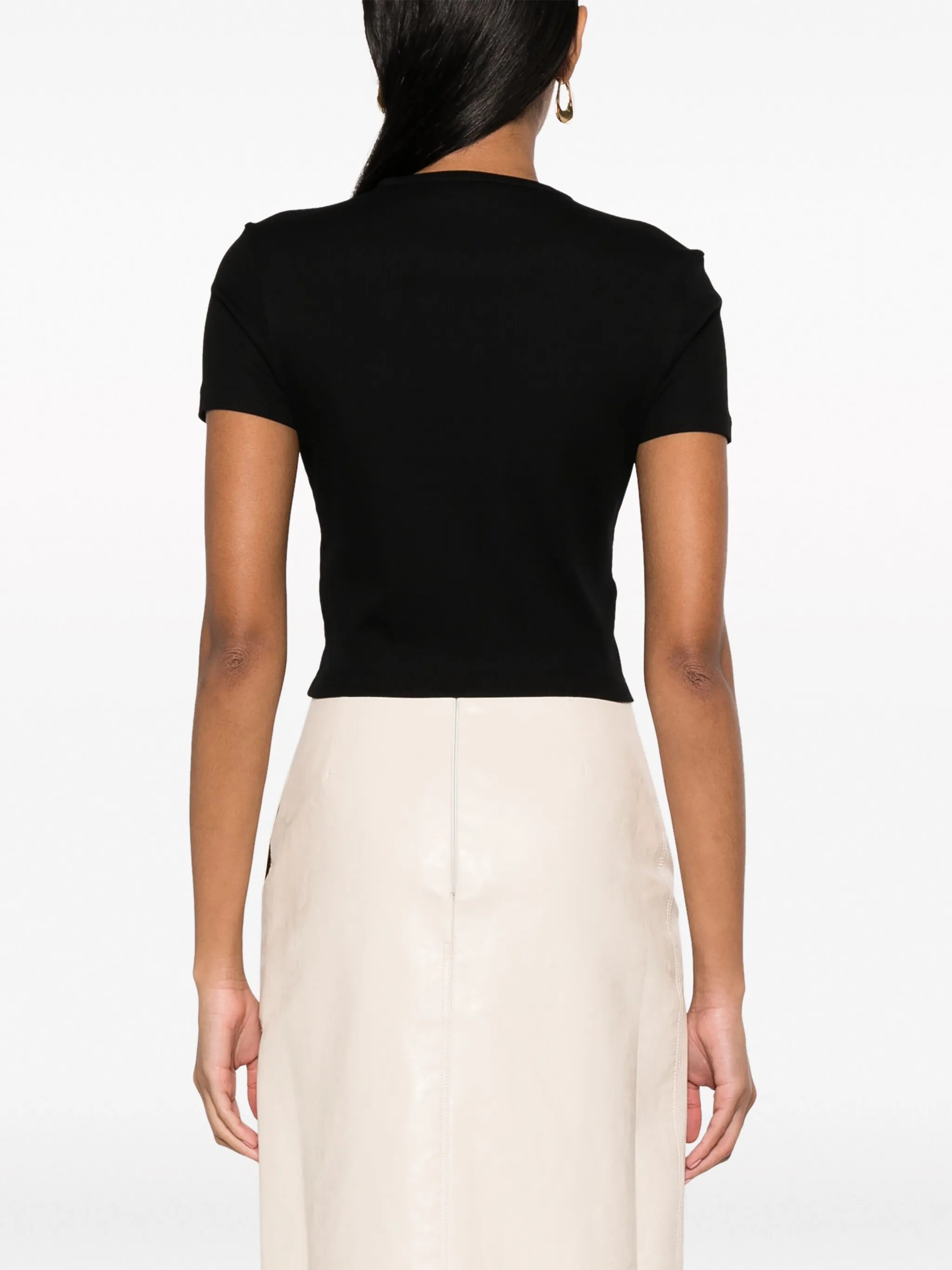 Imagen del Crop Top Fendi Roma Negro de Fendi para Mujeres - Temporada Primavera-Verano 2026 - Vista del modelo 3