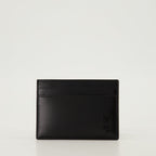 Image du porte-cartes en cuir Cassandre par Saint Laurent pour hommes - Saison Automne-Hiver 2024 - Vue de face