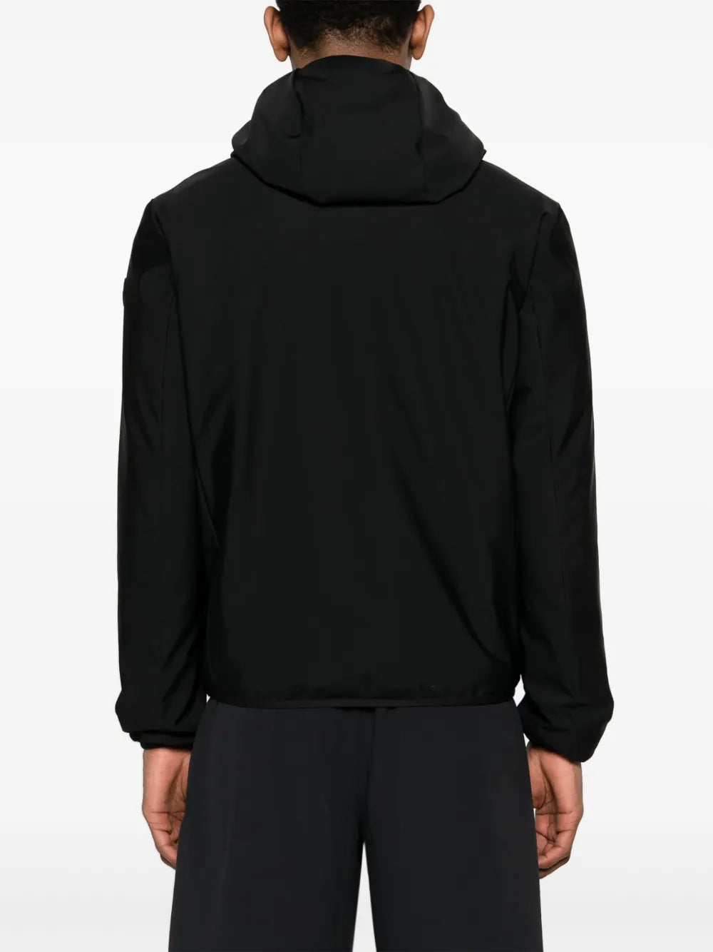 Imagem de casaco de nylon preto da Moncler para homens - Temporada Primavera-Verão 2024 - Detalhe 6