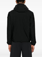 Imagem de casaco de nylon preto da Moncler para homens - Temporada Primavera-Verão 2024 - Detalhe 6