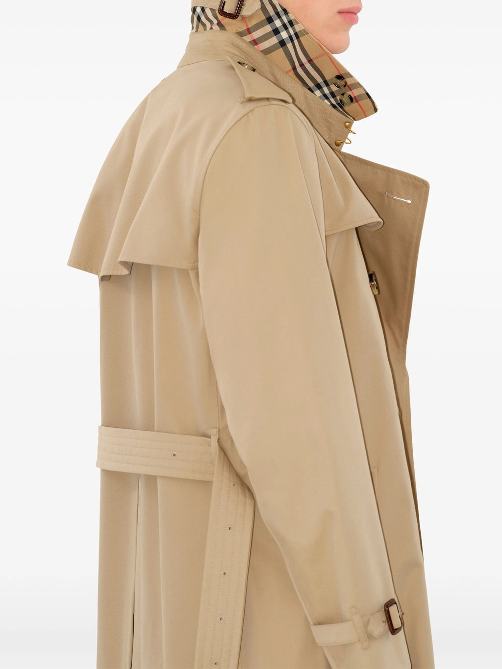 Image of Burberry Long Heritage Trench Coat by Burberry for Men - Season Spring-Summer 2026 - Model view 4