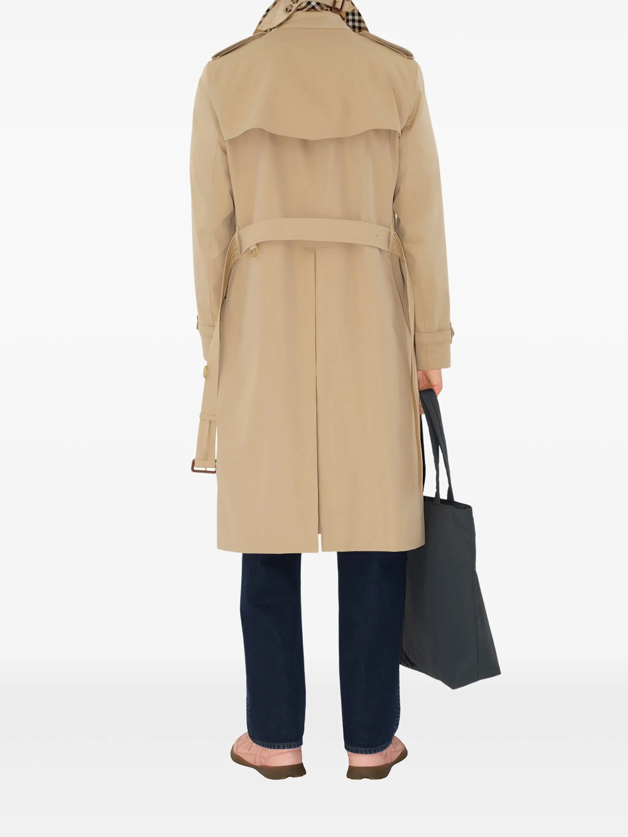 Image of Burberry Long Heritage Trench Coat by Burberry for Men - Season Spring-Summer 2026 - Model view 3