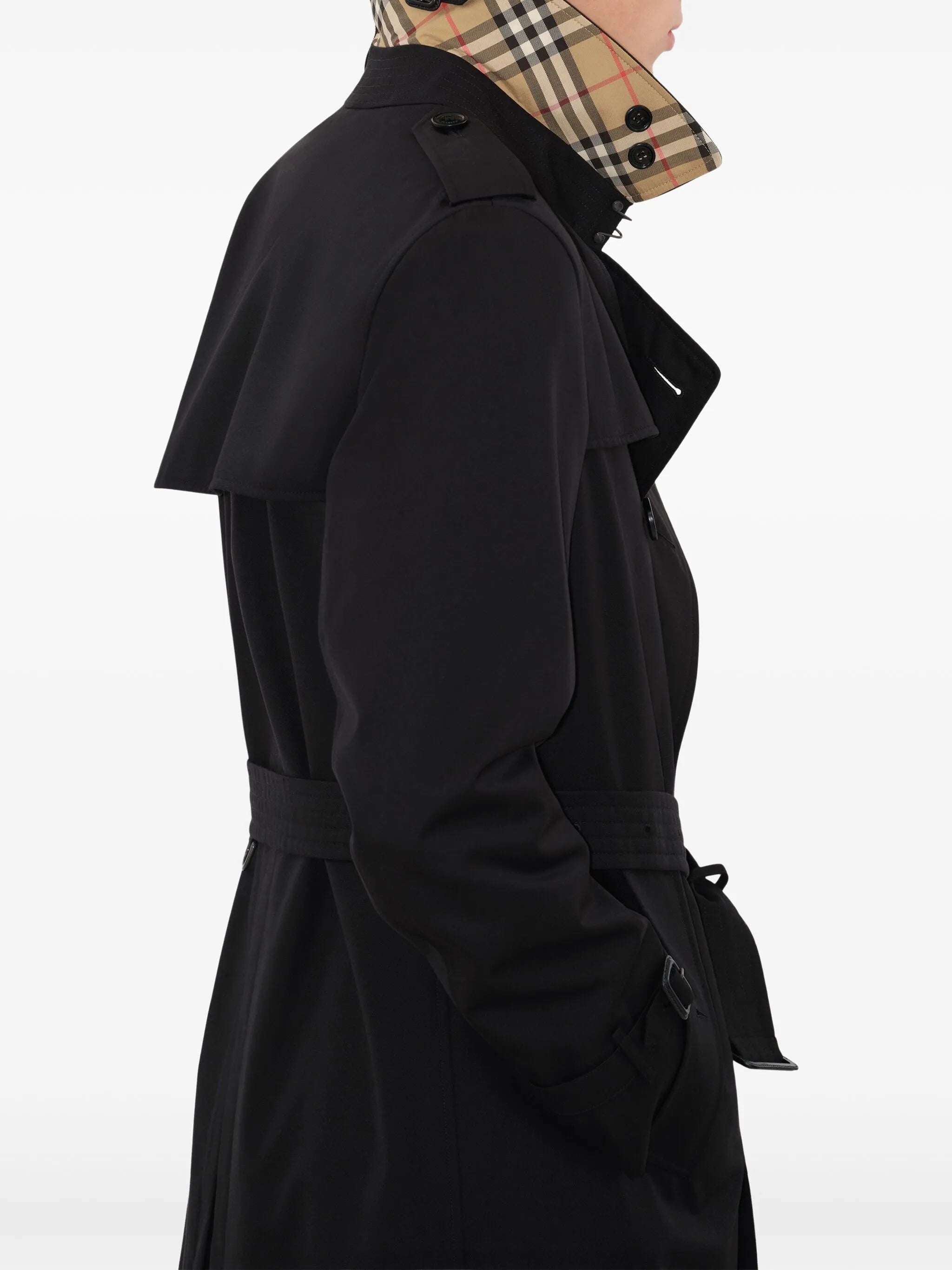 Image of Long Heritage Trench Coat Black by Burberry for Men - Season Spring-Summer 2026 - Model view 4