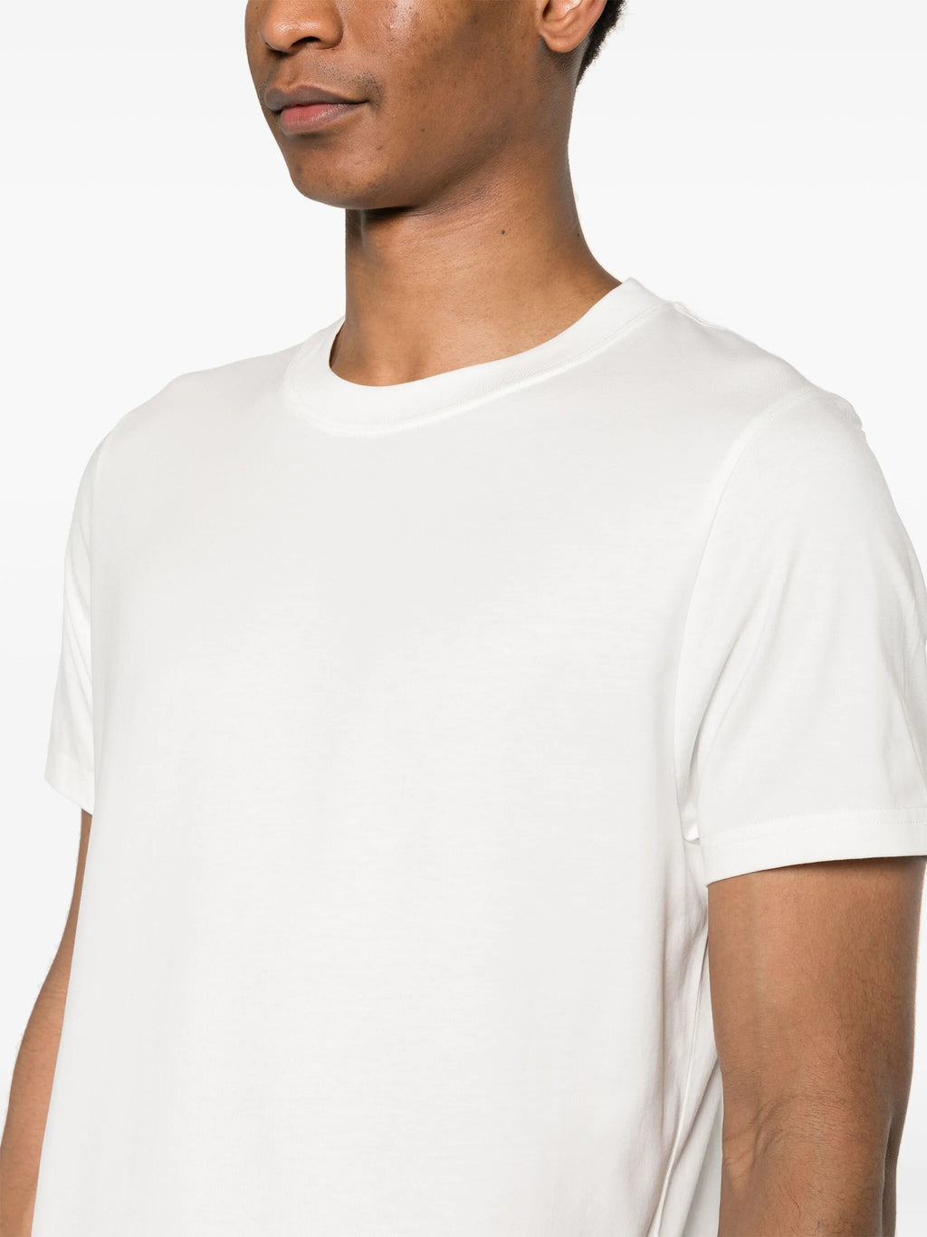 Immagine di T-Shirt in cotone con logo ricamato di Courrèges per uomo - Stagione Primavera-Estate 2026 - Vista modello 4