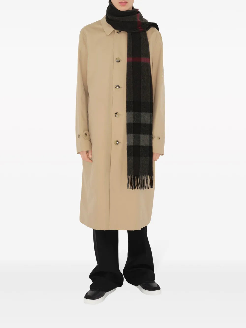 Image of Checkered Cashmere Scarf by Burberry for Unisex - Season Autumn-Winter 2023 - Detail View 6