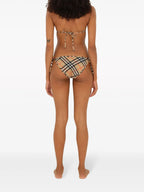 Image de bas de bikini à carreaux beiges par Burberry pour femmes - Saison printemps-été 2024 - Détail 7