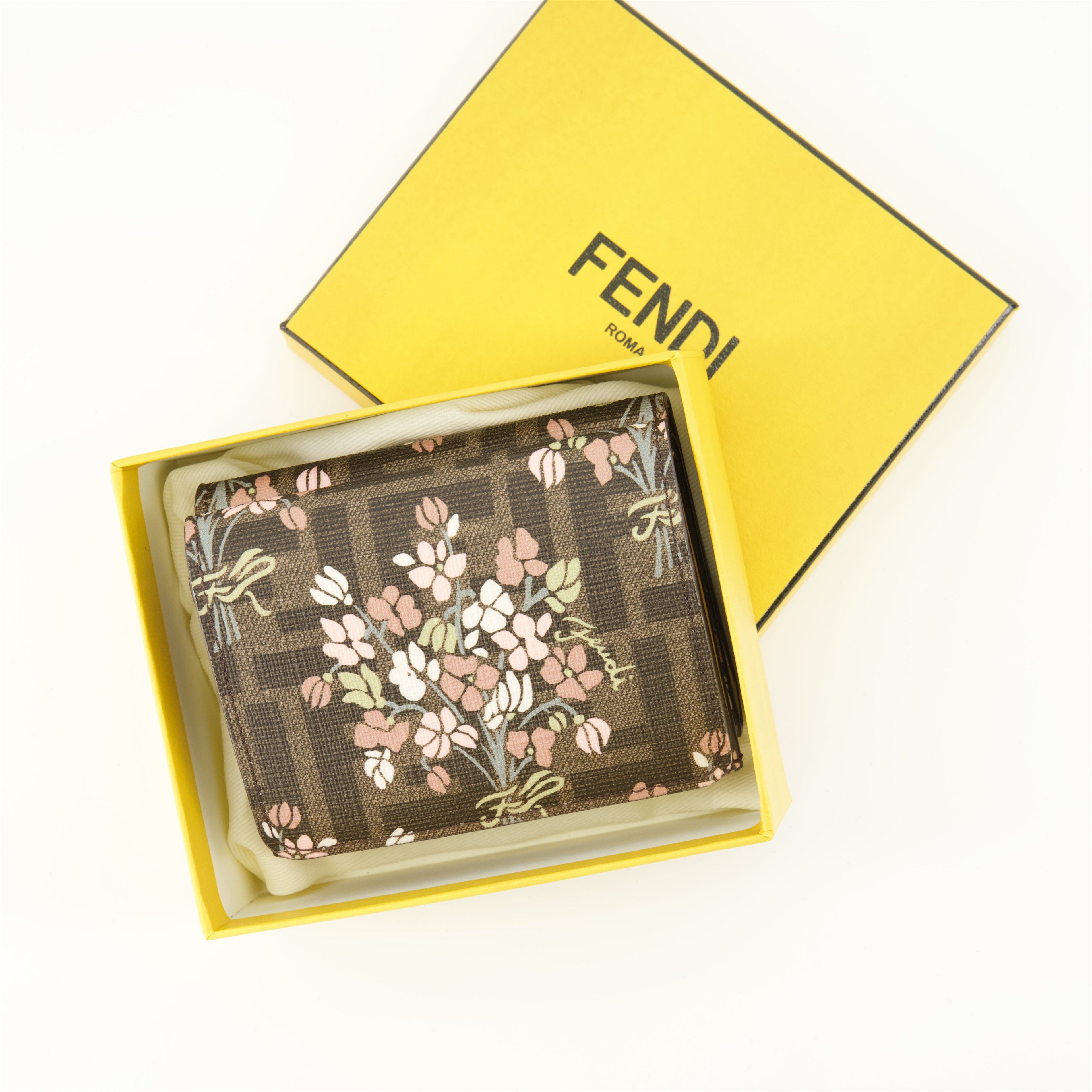 Fendi Roma Wallet, Grained Leather Wallet, Fendi Accessories, Flower Bouquet Print Wallet, Elegant Brown Wallet