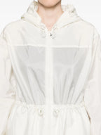Imagem da jaqueta de nylon branca da Moncler para mulheres - Temporada Primavera-Verão 2024 - Detalhe Vista 7