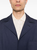 Bild einer blauen Wolljacke mit Spitzenrevers von Fendi für Herren - Saison Frühling-Sommer 2024 - Detailansicht 7