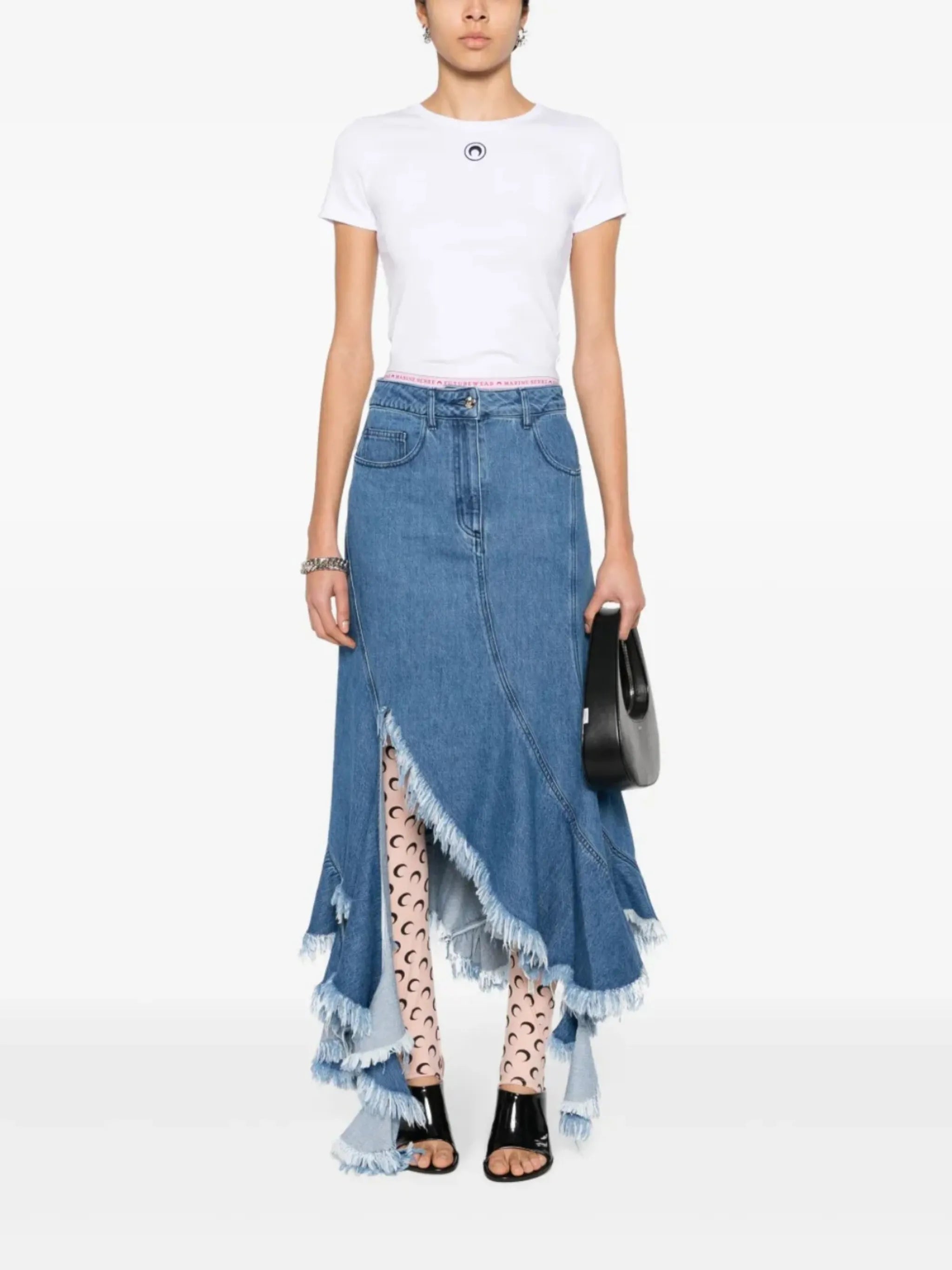 여성을 위한 마린 셀르의 문 티셔츠 이미지 - 2025 가을/겨울 시즌 - 모델 보기 1