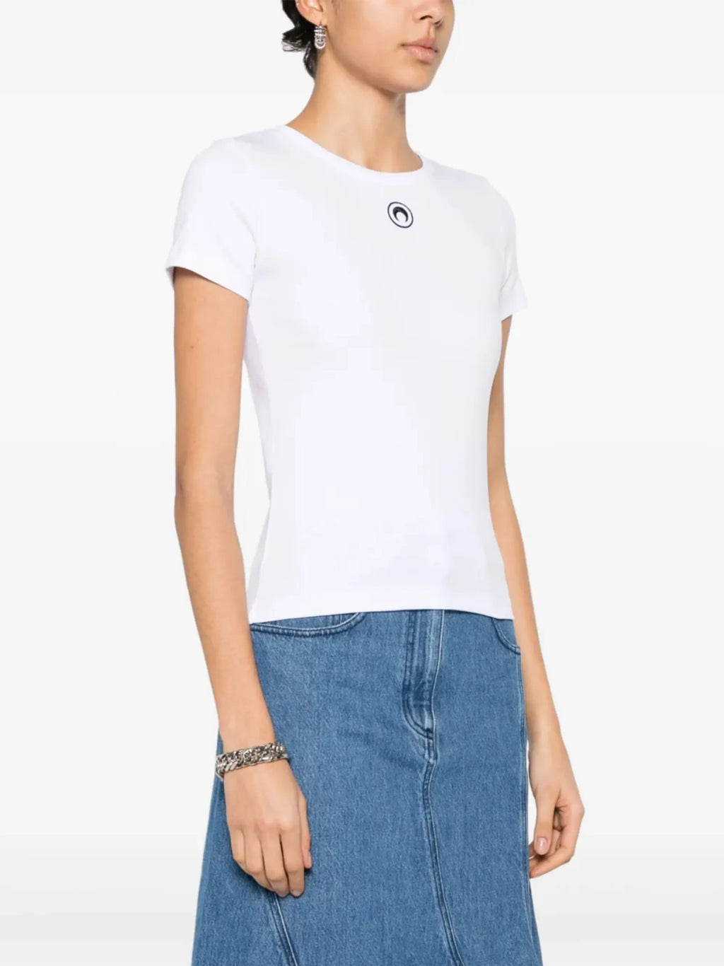 Imagem da T-shirt Moon de Marine Serre para Mulheres - Temporada Outono-Inverno 2025 - Vista modelo 2