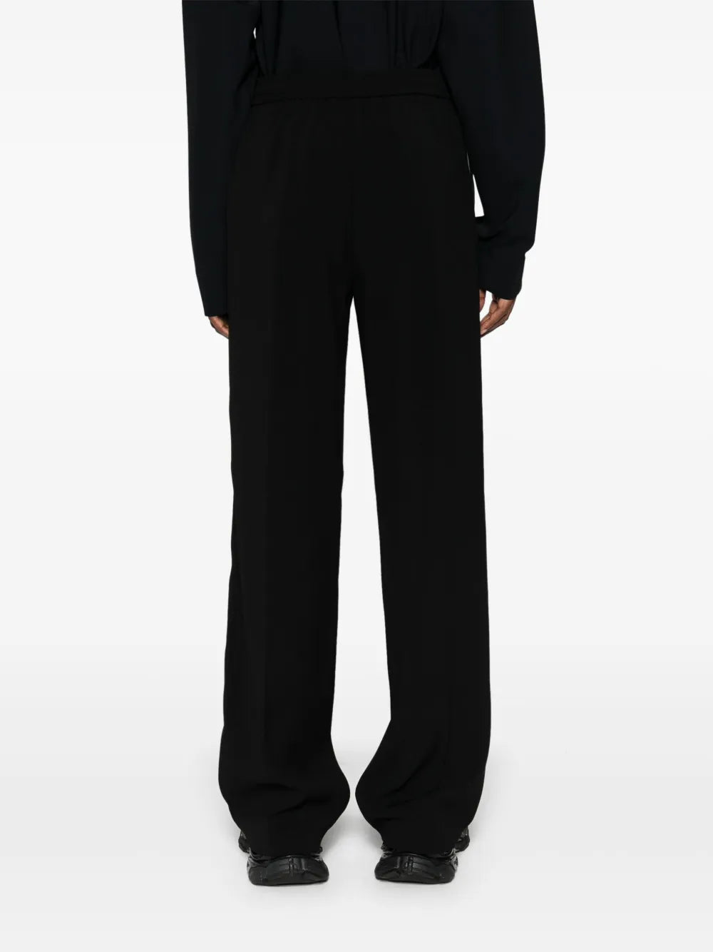 Image de pantalons de survêtement en satin noir par Moncler pour femmes - Saison Automne-Hiver 2024 - Détail Vue 6