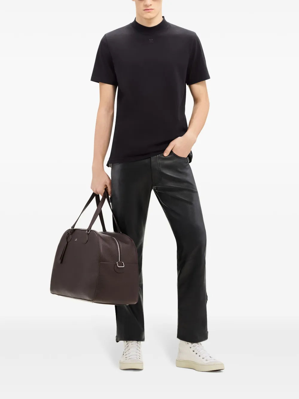 Imagen de una camiseta negra de algodón con cuello redondo de Courreges para hombres - Temporada Otoño-Invierno 2024 - Vista trasera