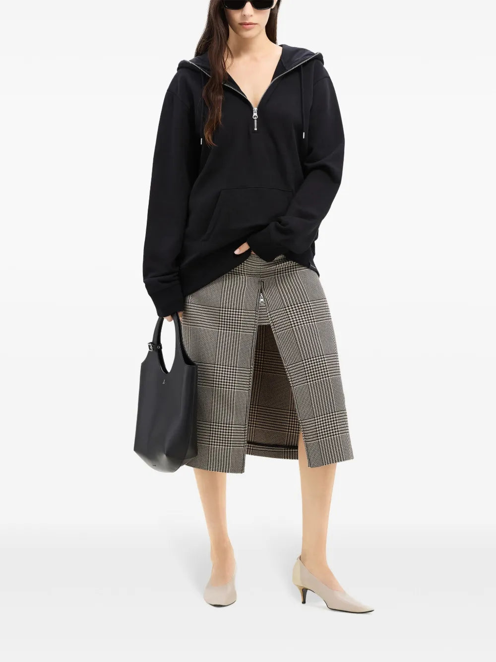 Schwarze Zip-Hoodie mit V-Ausschnitt