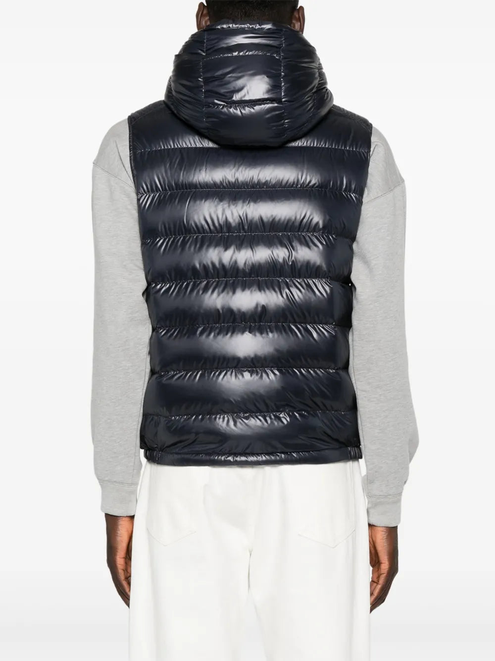 Image d'une doudoune sans manches bleu marine par Moncler pour hommes - Saison Automne-Hiver 2024 - Détail Vue 6