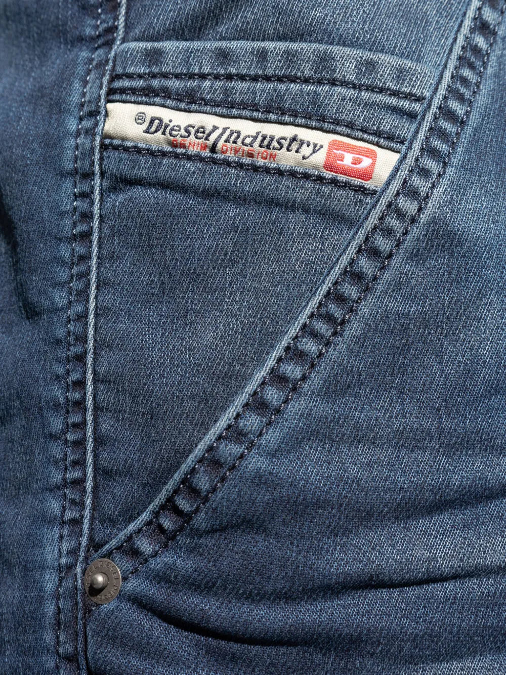 Versatile Blue Jean Cargo 2050 D-KRooley