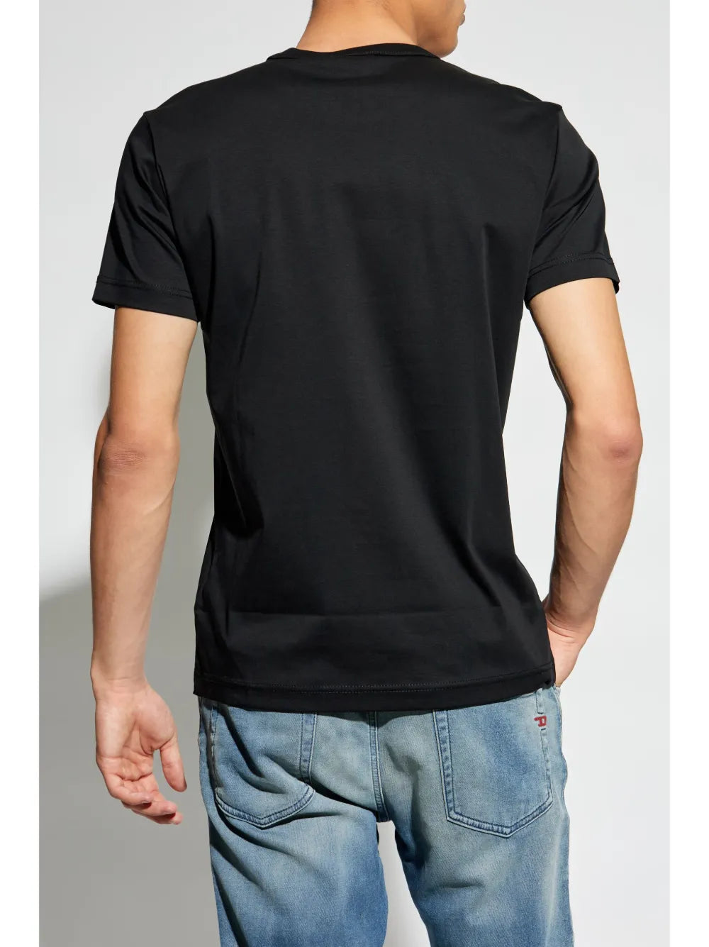 Imagem da t-shirt de algodão preto T-Miegor-K77 da Diesel para homens - Temporada Primavera-Verão 2025 - Vista do modelo 3
