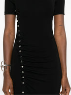 Bilde av en drapert viskosekjole fra Rabanne for kvinner - Sesong Høst-Vinter 2025 - Modellvisning 4