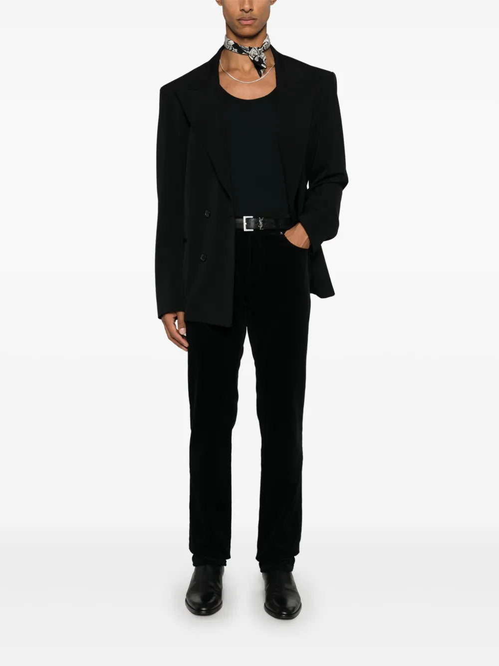 Imagen de Jeans de Pana Negros de Saint Laurent para Hombres - Temporada Otoño-Invierno 2024 - Vista Trasera
