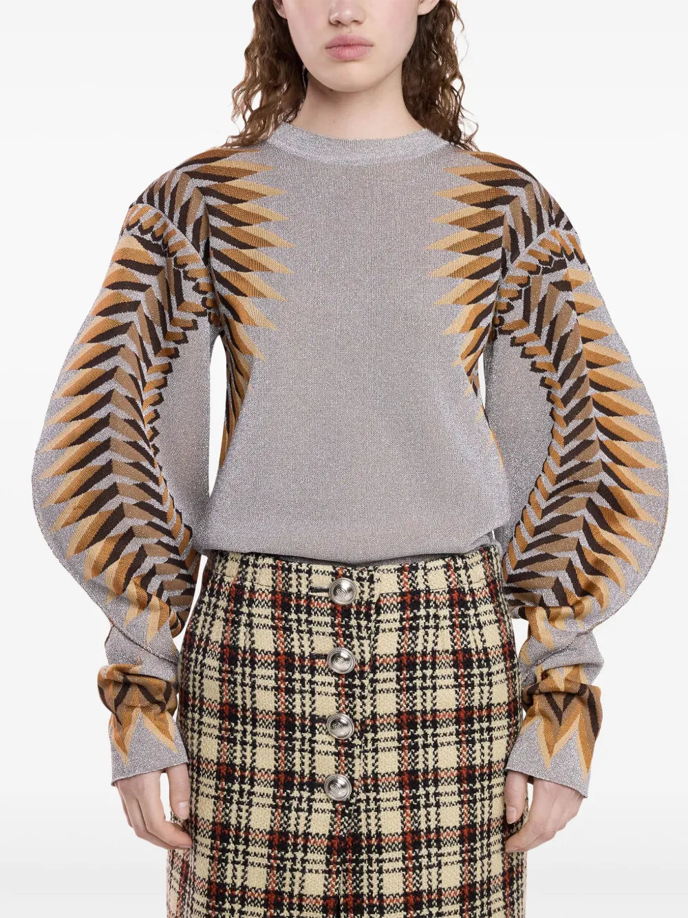 눈길을 사로잡는 루렉스 프린트 스웨터