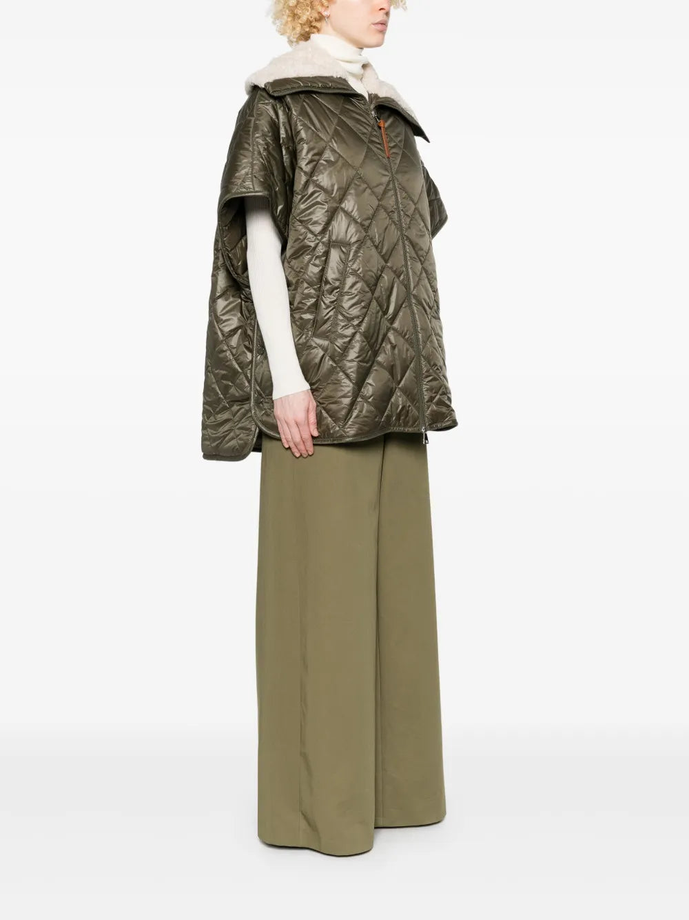 오버사이즈 카키 퀼팅 케이프