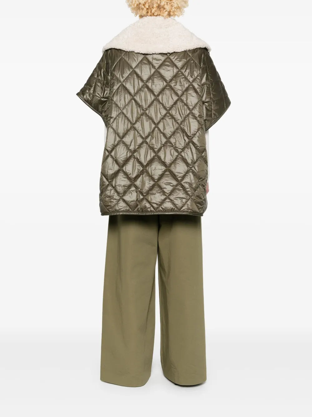 오버사이즈 카키 퀼팅 케이프