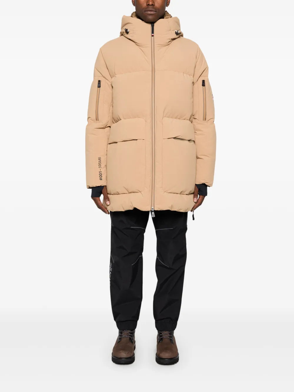 로고 패치가 있는 블랙 조거 팬츠