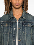 Imagen de la chaqueta de denim clásica de Saint Laurent para hombres - Temporada Otoño-Invierno 2024 - Vista del modelo 4