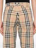 Immagine di pantaloni beigi a quadri di Burberry per uomo - Stagione Autunno-Inverno 2024 - Vista dettagli 7