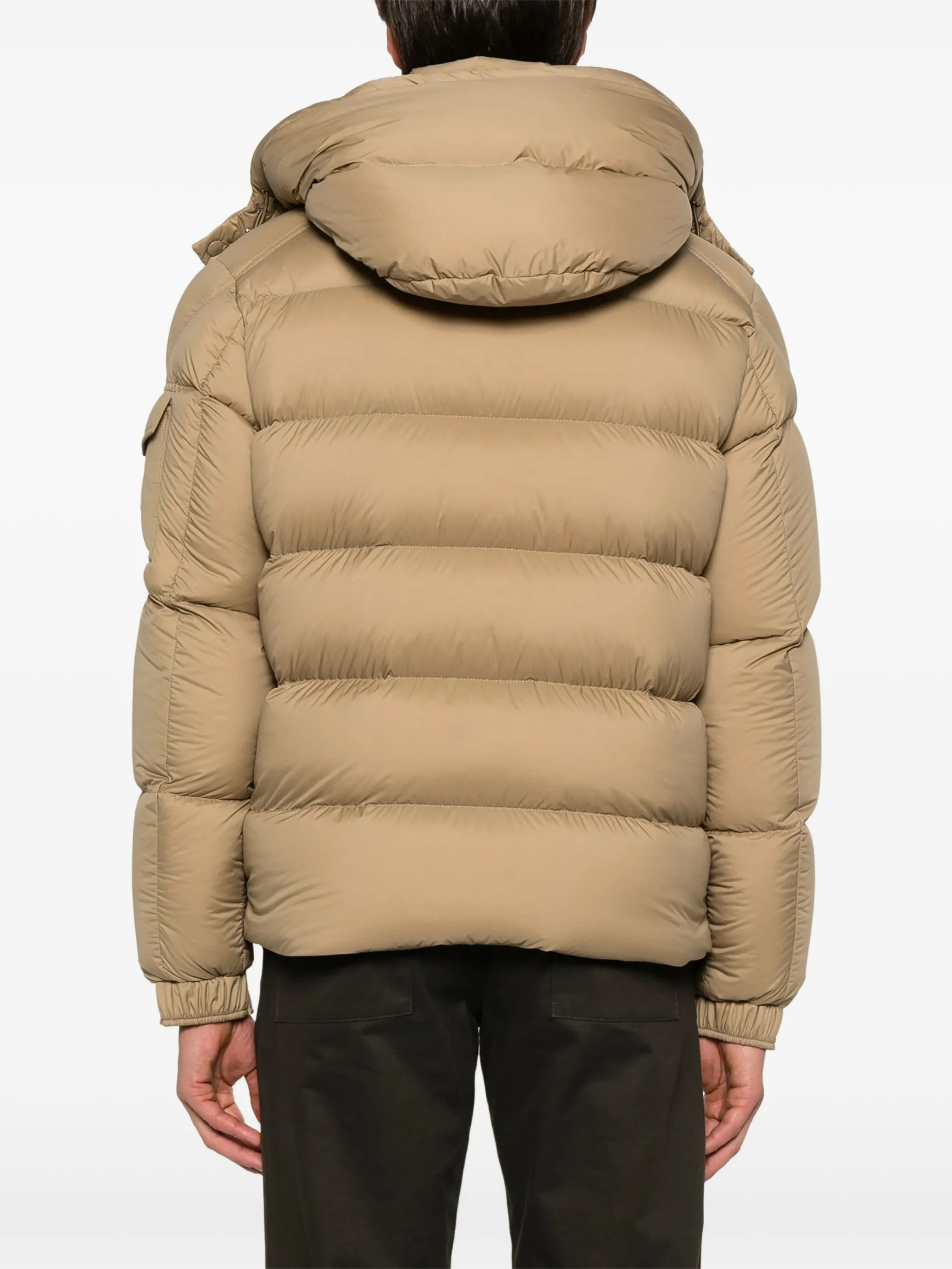 Bild der Beige Maya 70 Daunenjacke von Moncler für Herren - Saison Herbst-Winter 2025 - Modellansicht 3