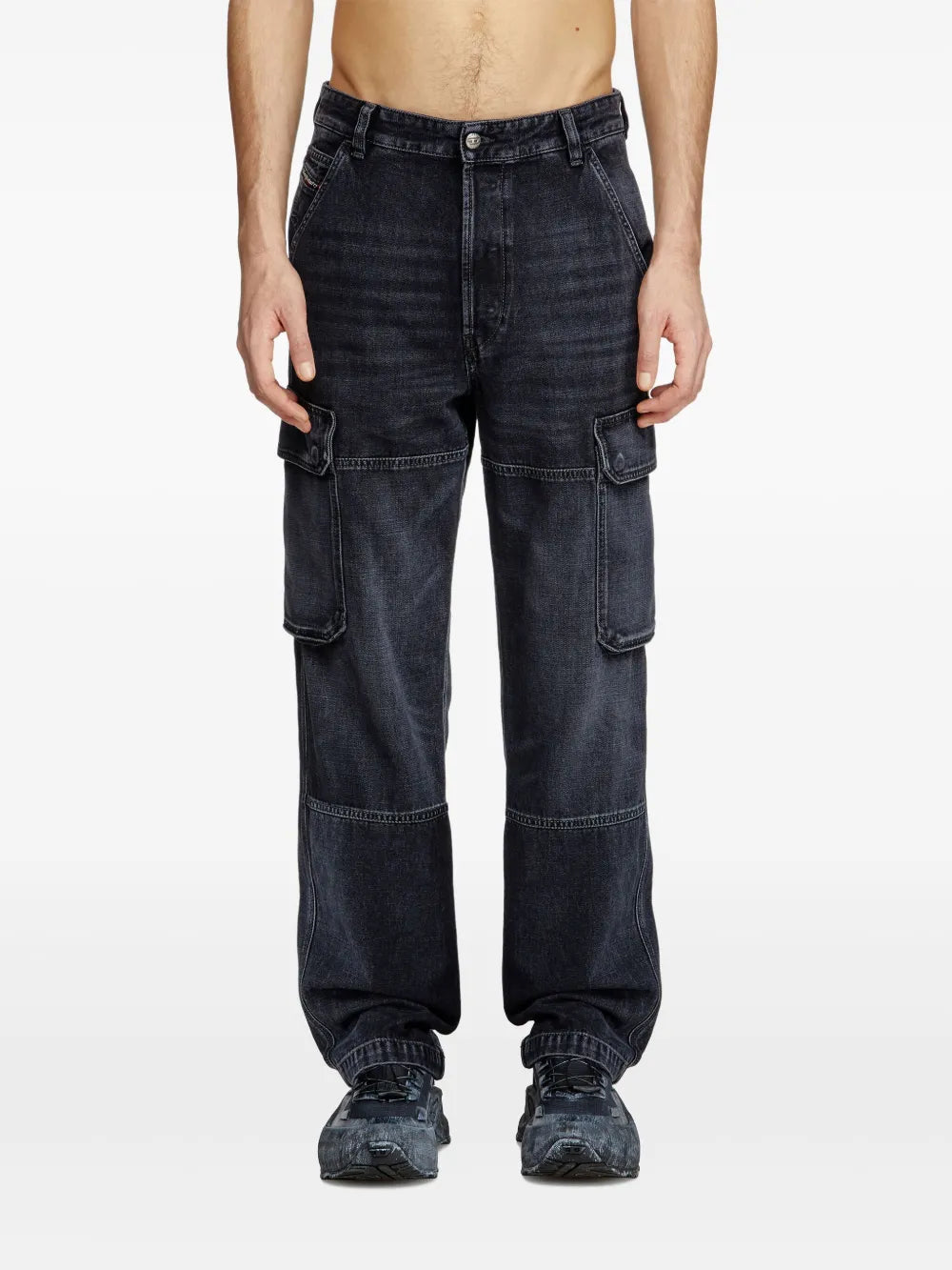 Image of Black Denim Cargo Pants by Diesel for Men - Season Spring-Summer 2025 - Detail View 1