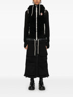 Imagen de chaqueta sin mangas acolchada de Moncler Grenoble para mujeres - Temporada Otoño-Invierno 2025 - Vista del modelo 1