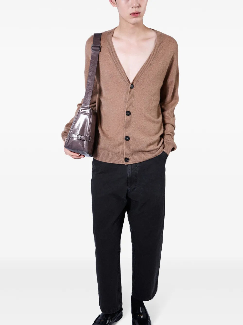 Imagen de Pantalones de Algodón de Pierna Ancha de Prada para Hombre - Temporada Primavera-Verano 2025 - Vista del Modelo 3