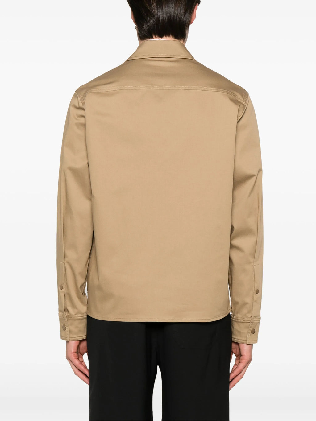 Bilde av beige gabardin-over skjorte fra Moncler for menn - Sesong Vår-Sommer 2026 - Modellvisning 3
