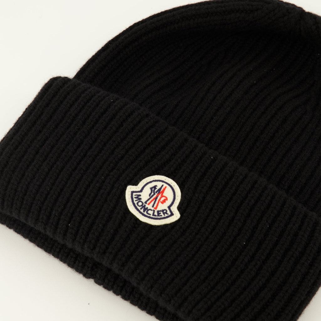 Gorro preto em lã e caxemira