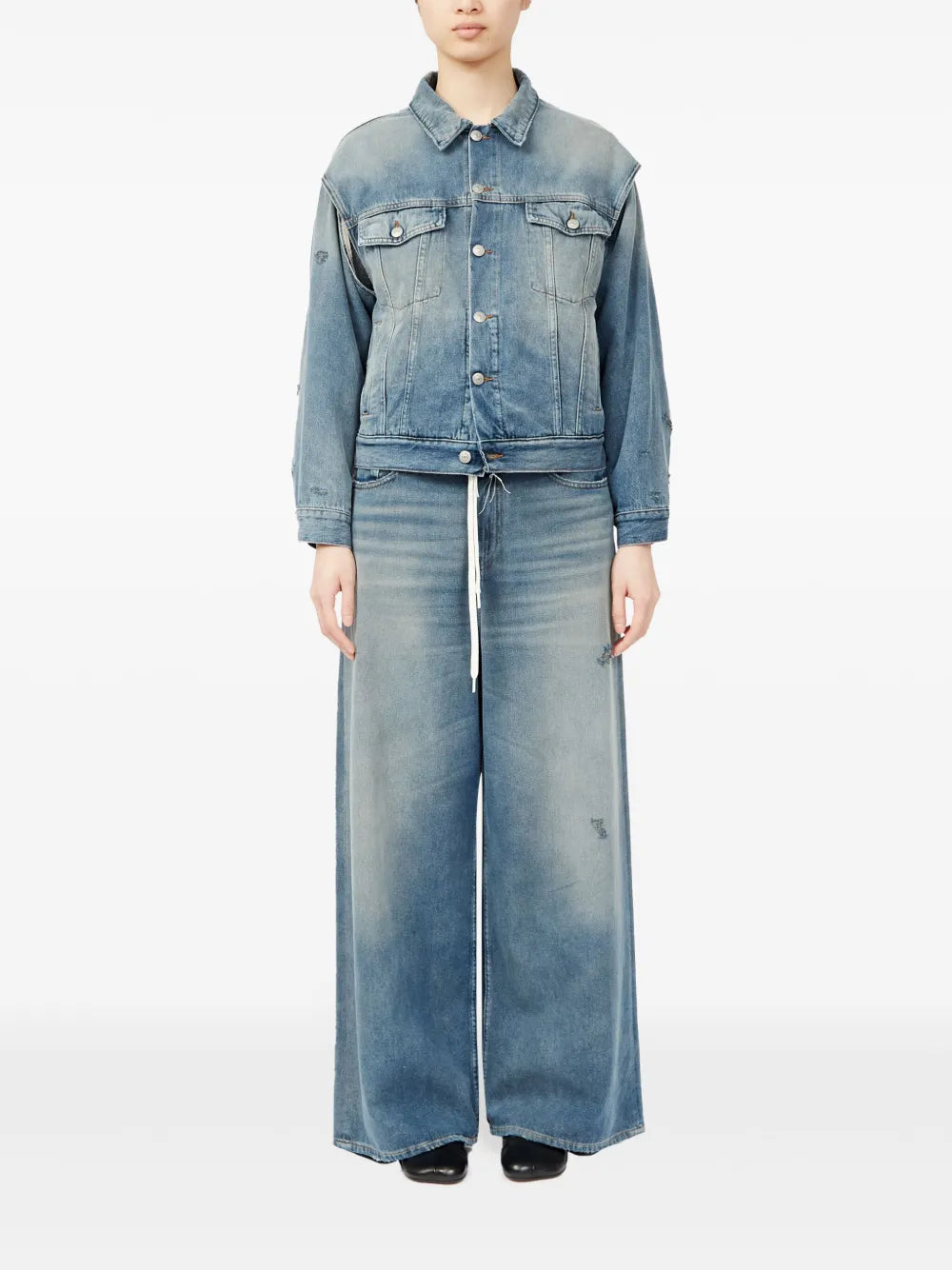 Image de veste en denim classique par Mm6 pour femmes - Saison Printemps-ÉtÉ 2025 - Vue de dos