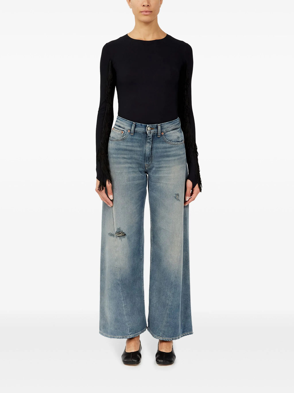 Image de jean en denim à jambe large par Mm6 pour femmes - Saison printemps-été 2026 - Vue du modèle 1