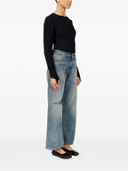 Imagen de pantalón vaquero de pierna ancha de Mm6 para mujeres - Temporada primavera-verano 2026 - Vista del modelo 2