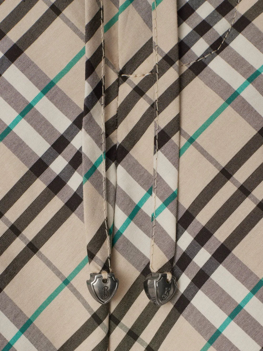 베이지 체크 반바지