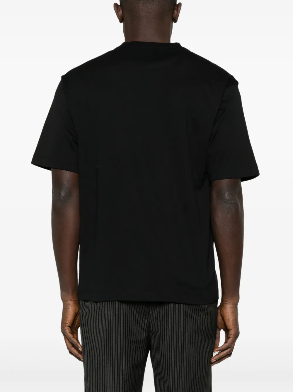 Image du T-shirt logo noir de Prada pour hommes - Saison Printemps-Été 2025 - Détail 1