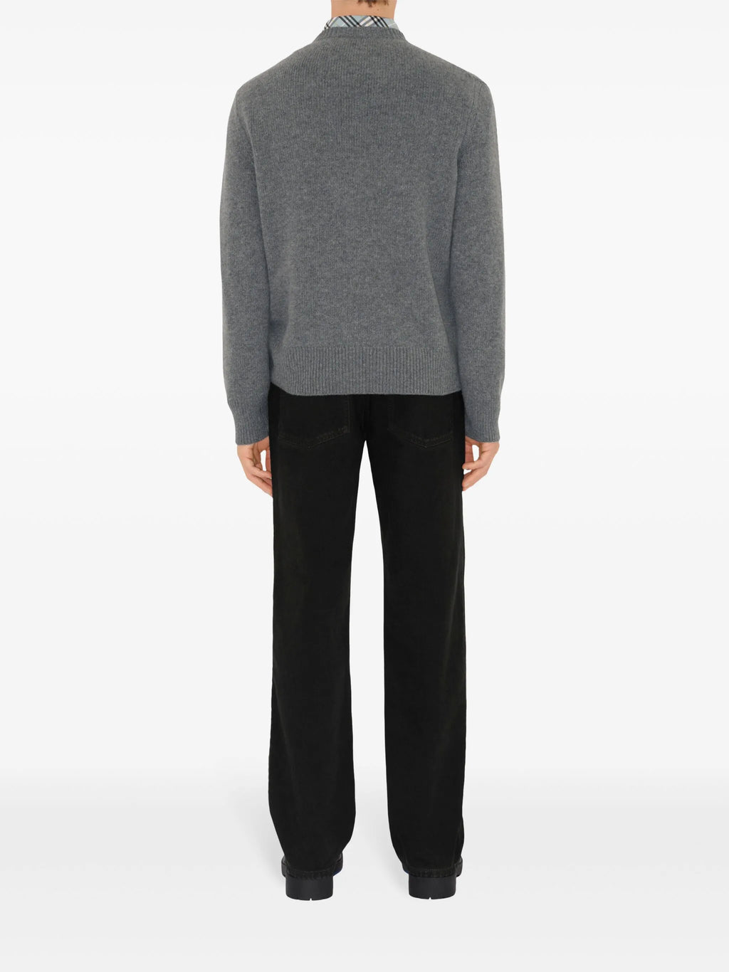 Immagine del maglione in cashmere grigio Ekd di Burberry per uomo - Stagione Primavera-Estate 2026 - Vista modello 3