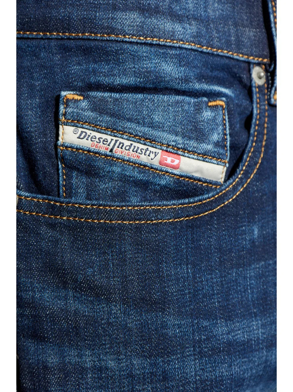 Image du Jean D-strukt Slim en Denim de Diesel pour Homme - Saison Printemps-Été 2025 - Vue Modèle 4